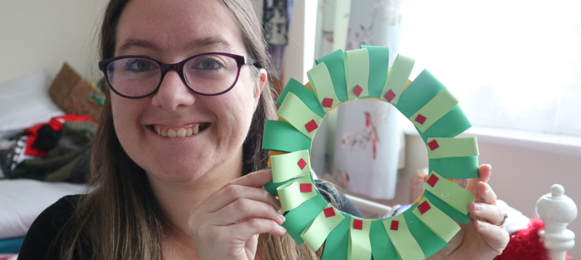 Holiday Crafts: Paper Holiday Wreaths
